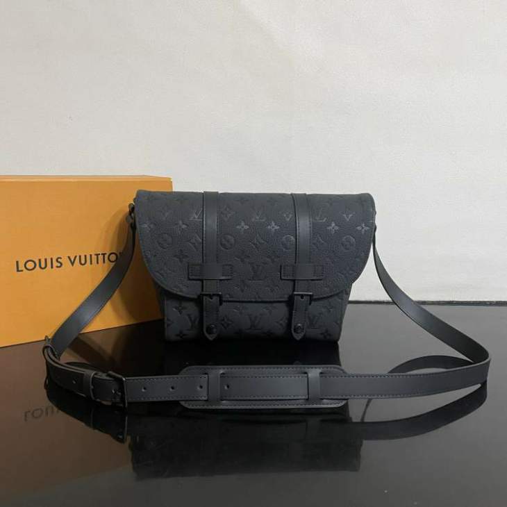 Picture of Louis Vuitton Mens Bags _SKUfw229777266fw